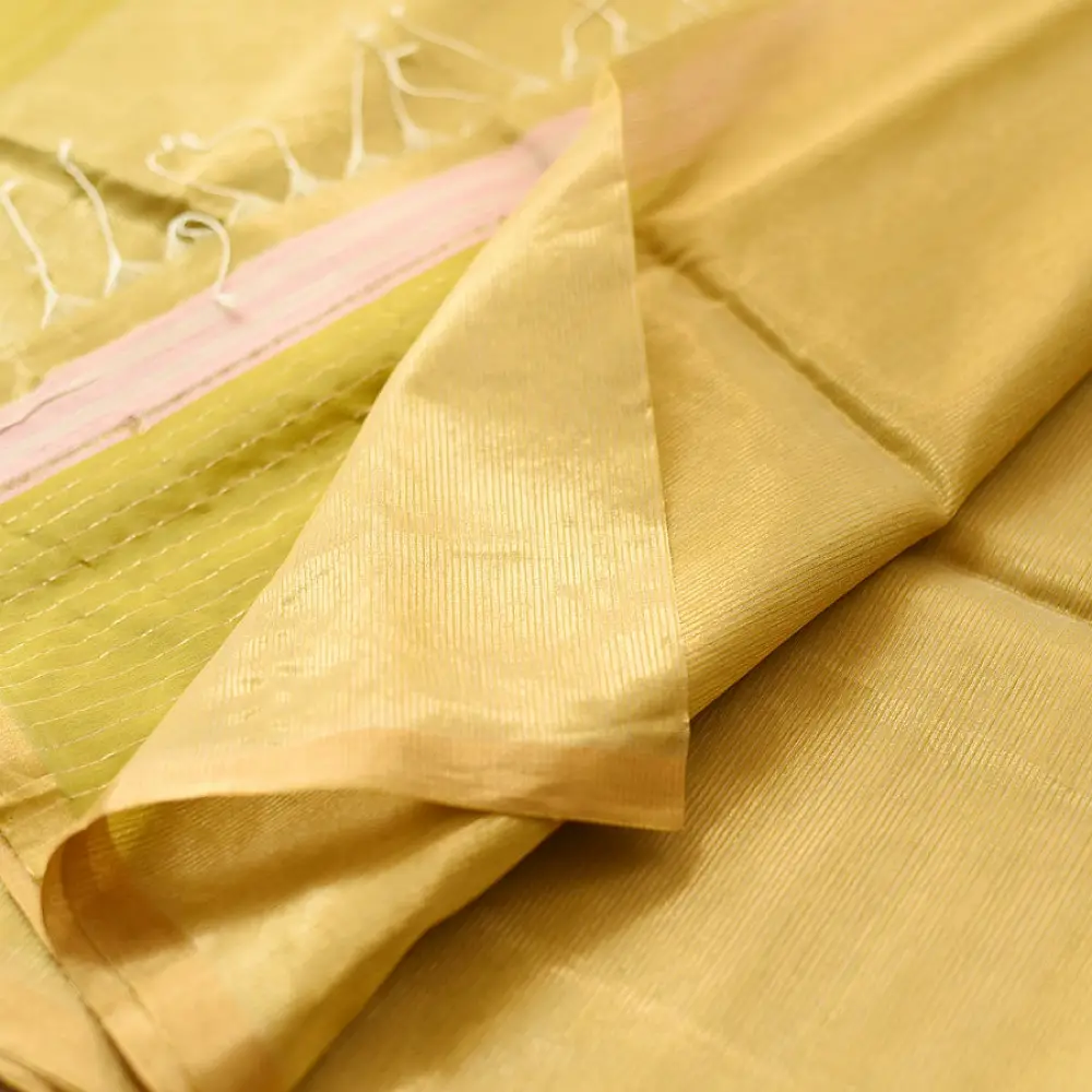 buy Handloom Maheshwari Silk Saree - Zari Weaving
