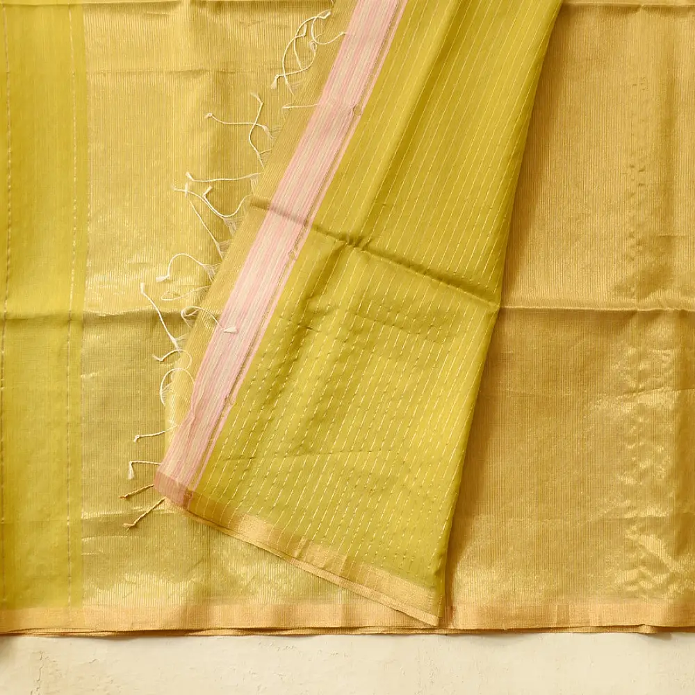 buy Handloom Maheshwari Silk Saree - Zari Weaving
