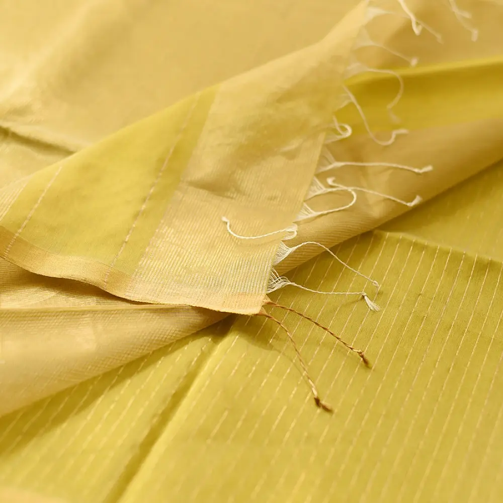 buy Handloom Maheshwari Silk Saree - Zari Weaving