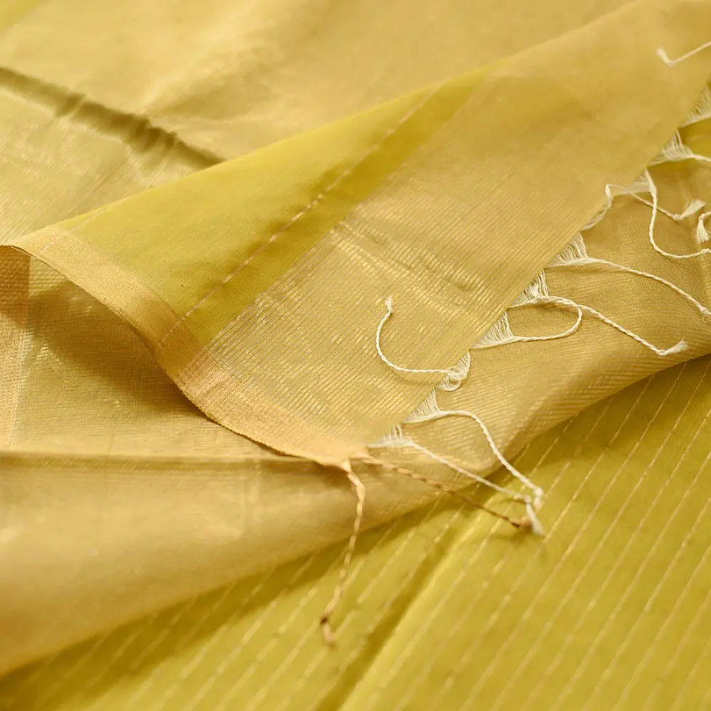buy Handloom Maheshwari Silk Saree - Zari Weaving