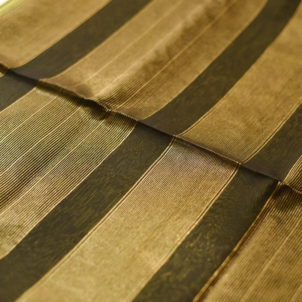 buy Handloom Maheshwari Silk Saree - Zari Weaving