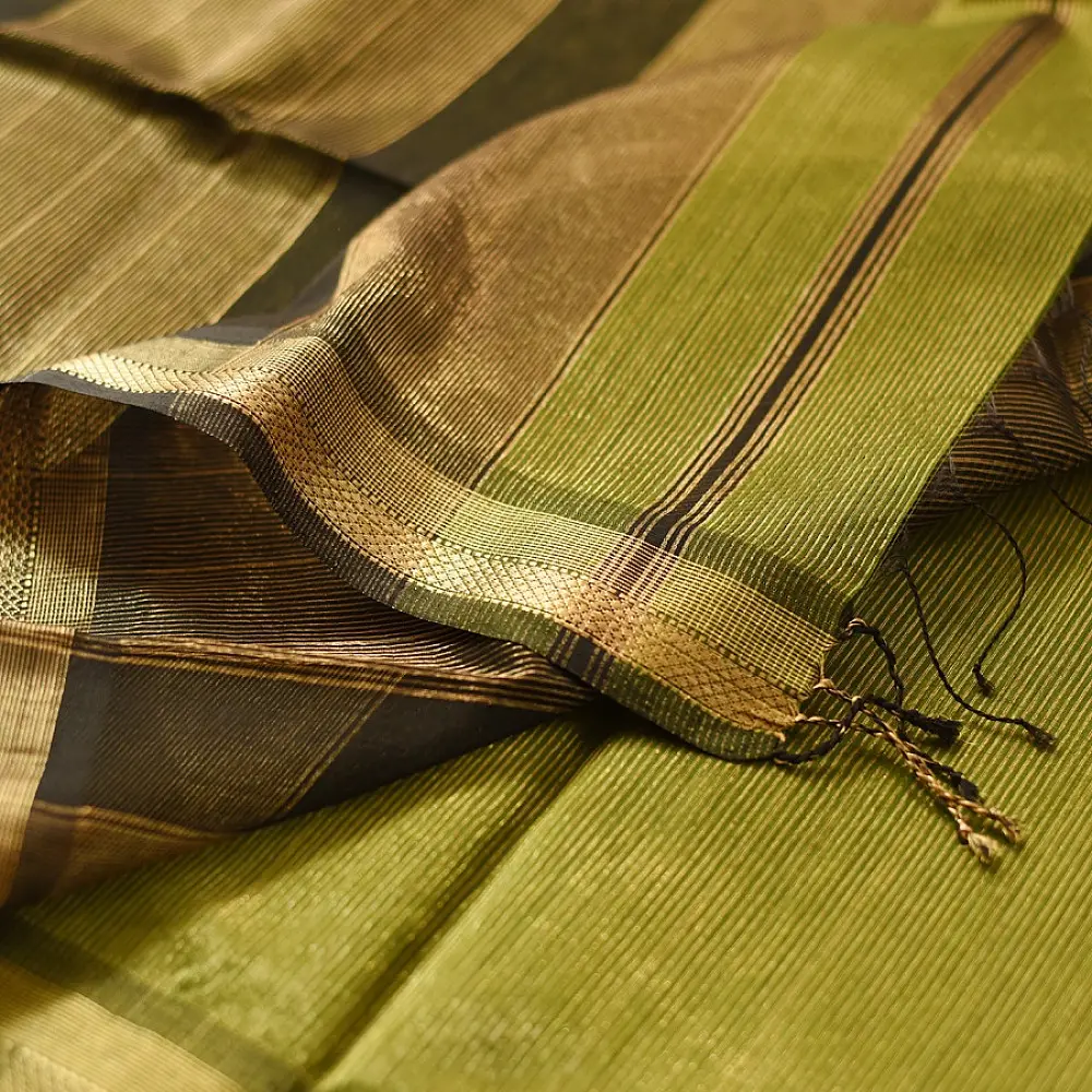 buy Handloom Maheshwari Silk Saree - Zari Weaving