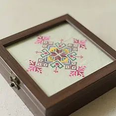 Soof | Hand Embroidered Multipurpose Box (Two Options) - 5x5x1.5 inch