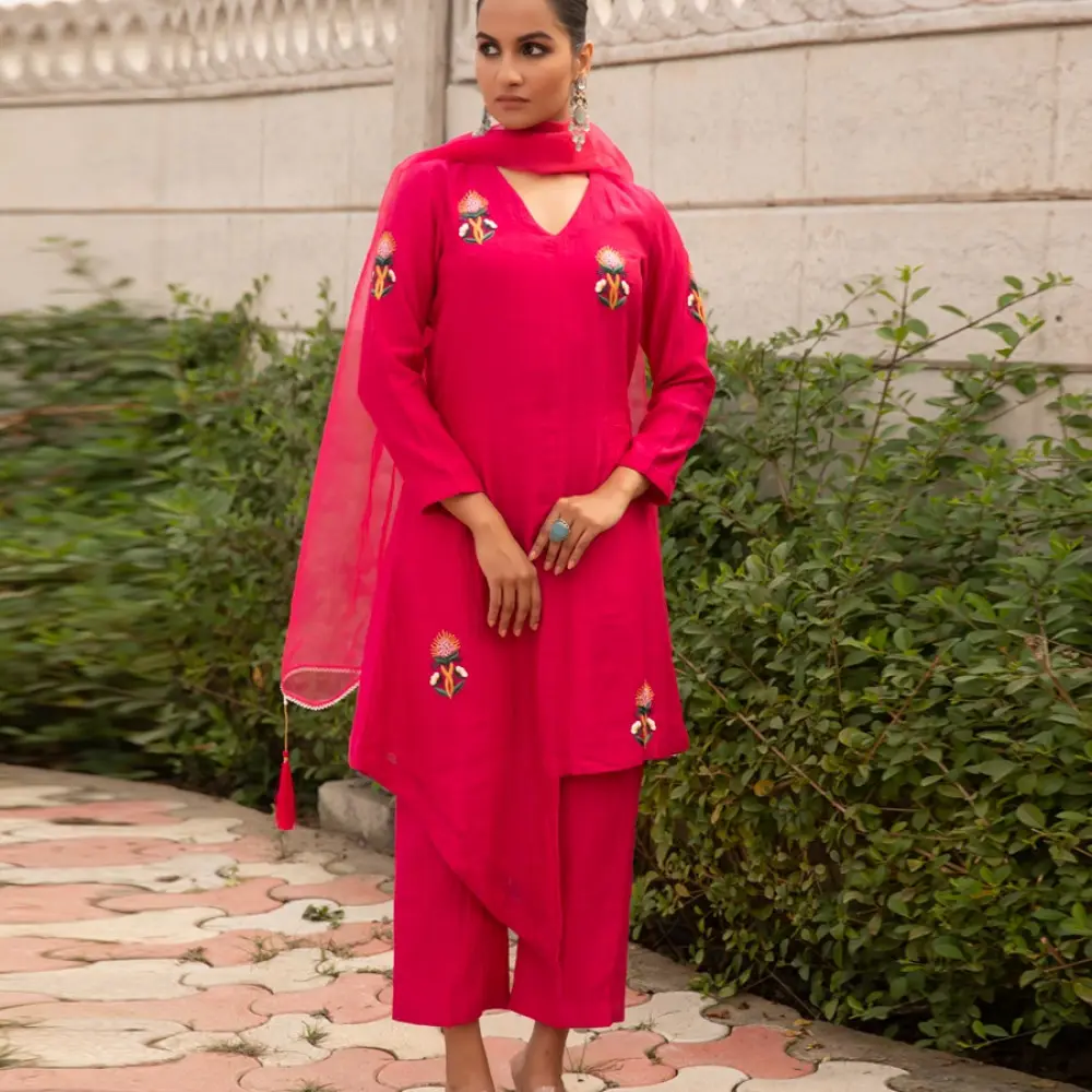 shop Hand Embroidered Chanderi Kurta Set with Organza Dupatta