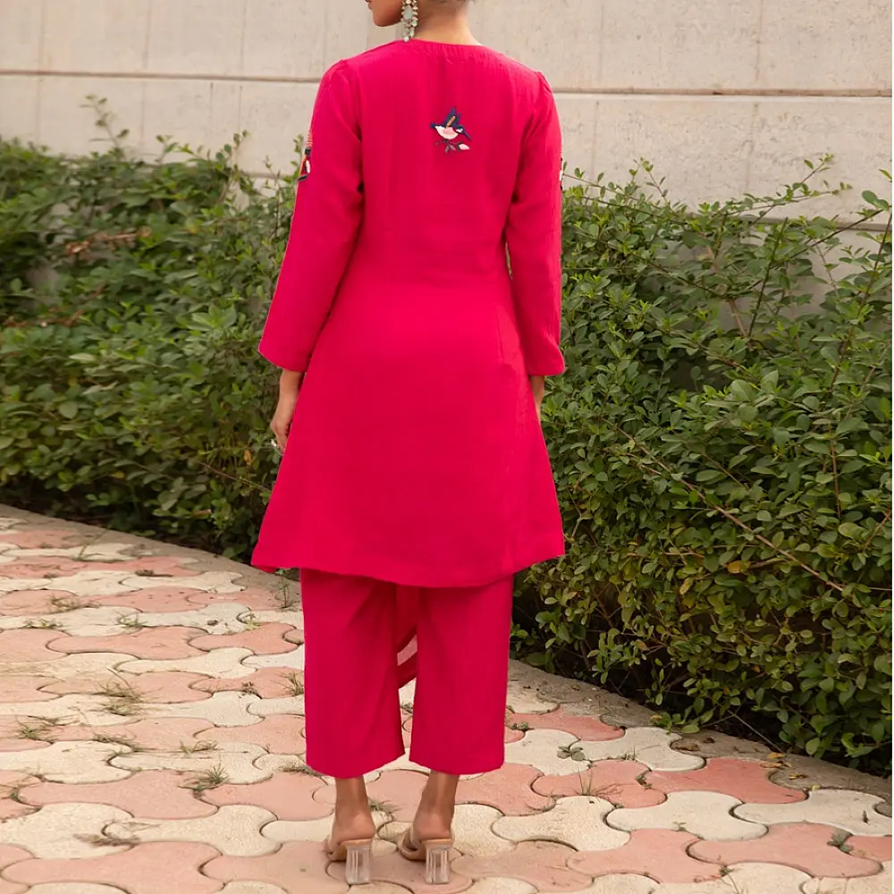 shop Hand Embroidered Chanderi Kurta Set with Organza Dupatta