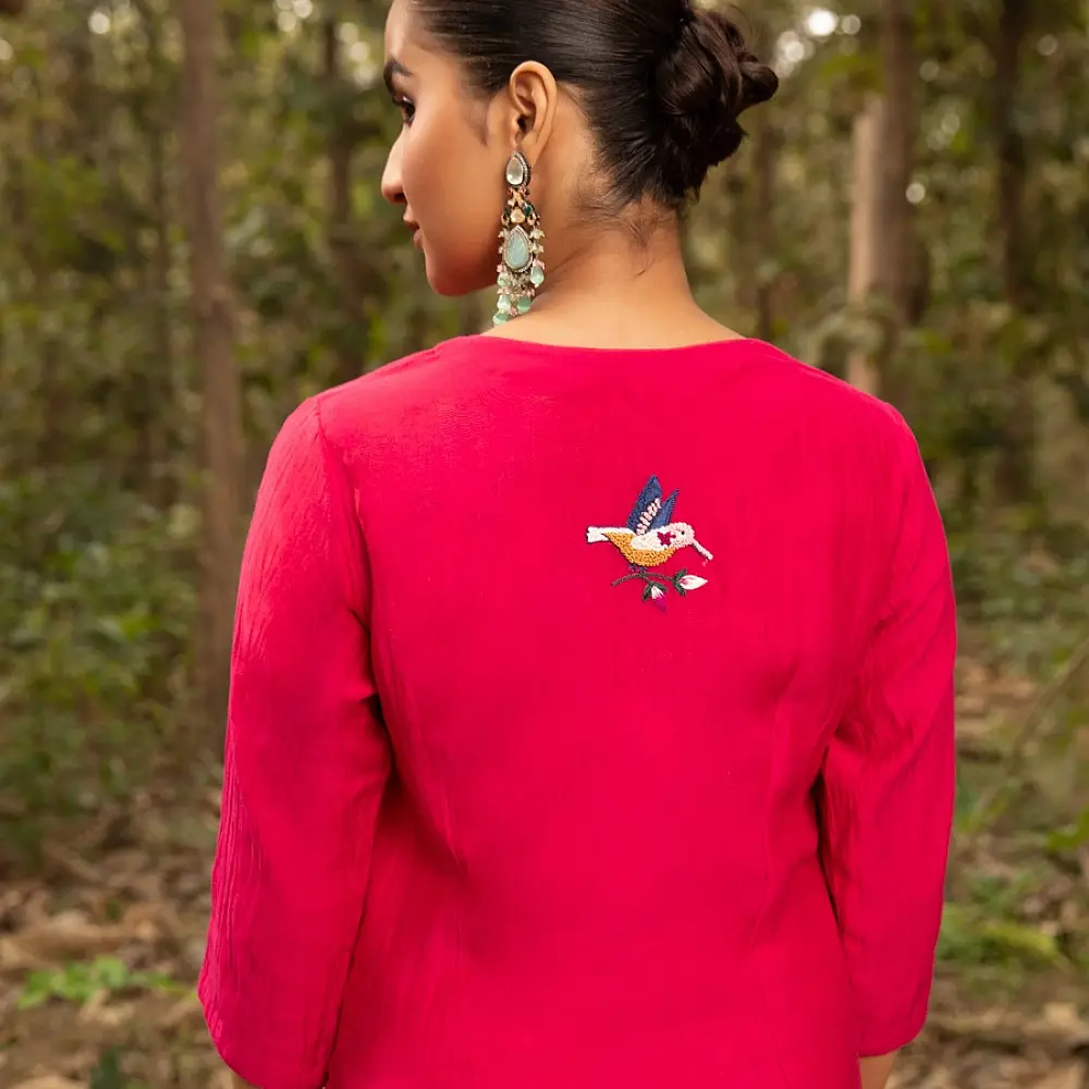 shop Hand Embroidered Chanderi Kurta Set With Contrast Organza Dupatta