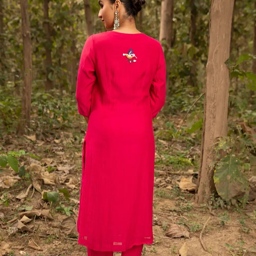shop Hand Embroidered Chanderi Kurta Set With Contrast Organza Dupatta