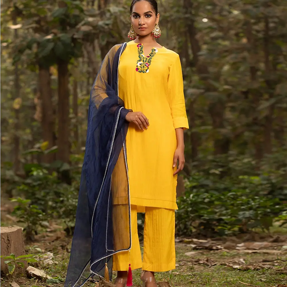 shop silk kurta set comes with contrast organza dupatta… set of 3