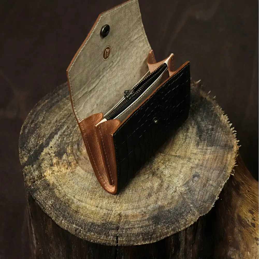 shop Leather ~ Small Clutch Wallet - Green