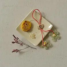 Threads of Tradition | Kundan Rakhi Set For Bhai & Bhabhi