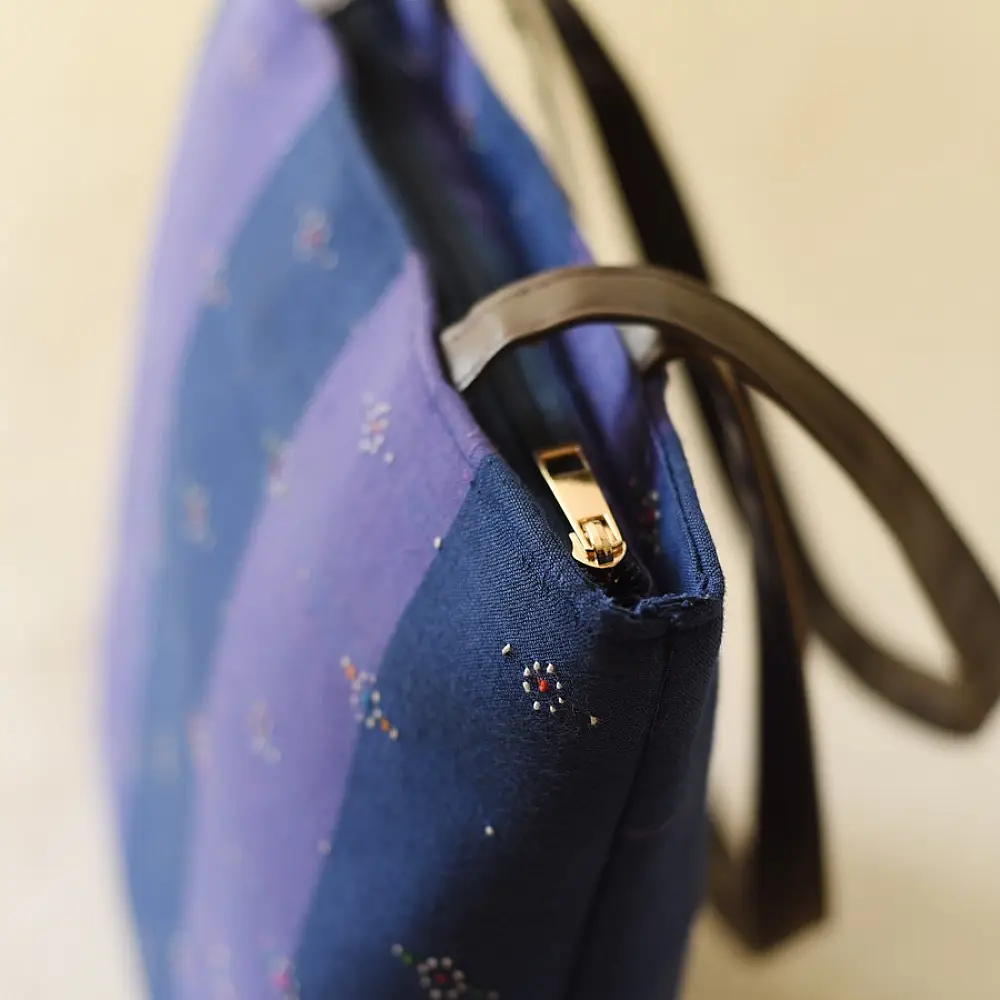 shop Tangaliya Shoulder Bag / Purple Purse