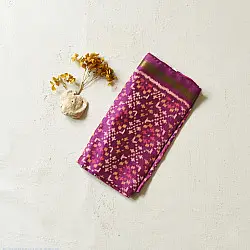 Rasika . रसिका ~ Handloom Pure Silk Stole ~ Patola Magenta Phoolbati Design 