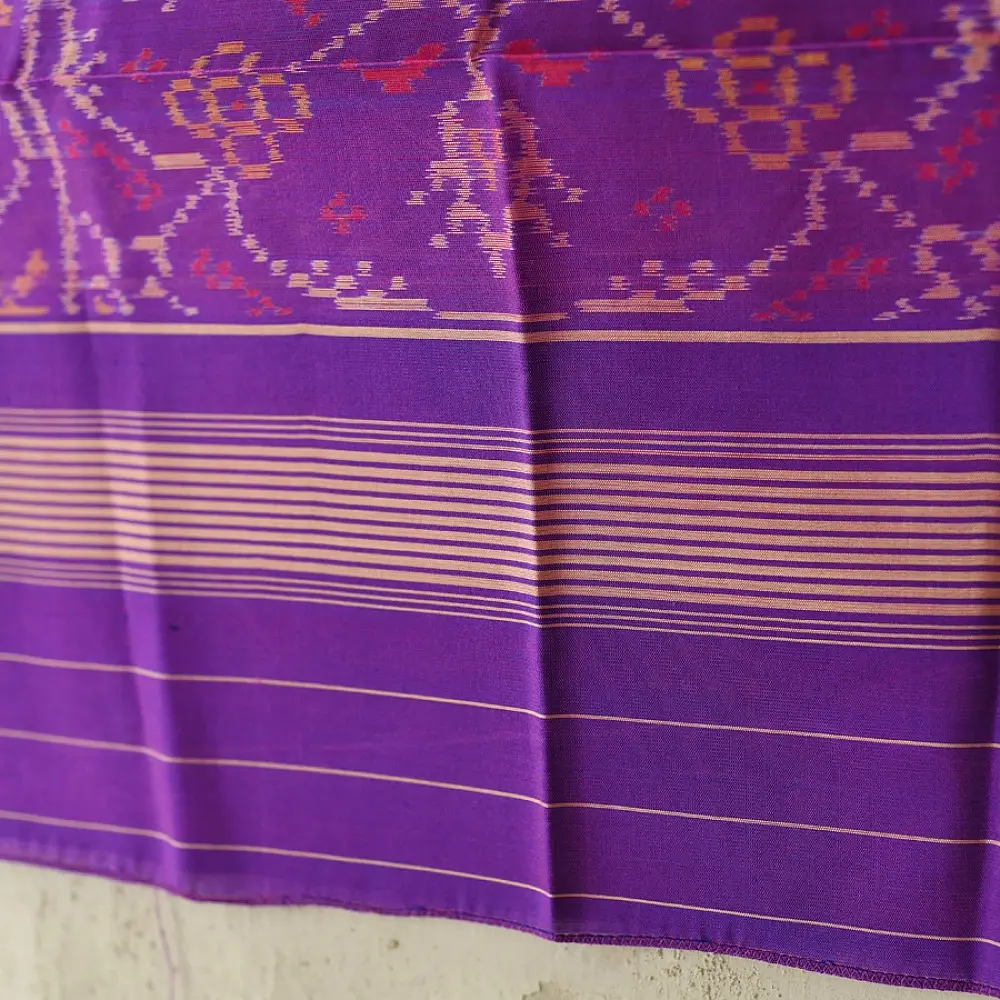 Purple Patola silk stole with traditional geometric pattern