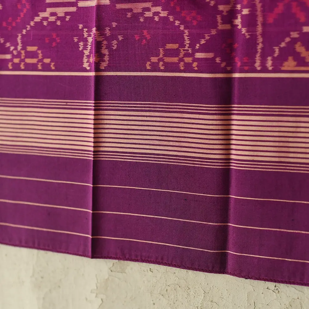 Magenta traditional Patola pure silk stole with geometric motifs