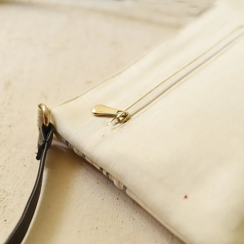 shop Tangaliya sling Bag / Purse - off white