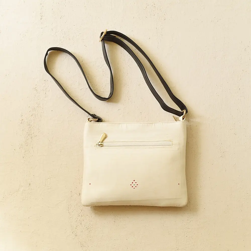 shop Tangaliya sling Bag / Purse - off white