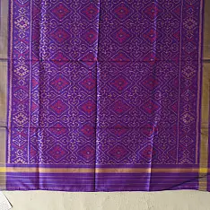 Rasika . रसिका ~ Handloom Patola Pure Silk Dupatta ~ Purple Diamond Design