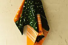 Winter's Call ❁ Tie & Dyed | Kutchi Bhujodi Weaving - Bandhani ( Tie-dyed ) Woolen Shawl - Green & Yellow