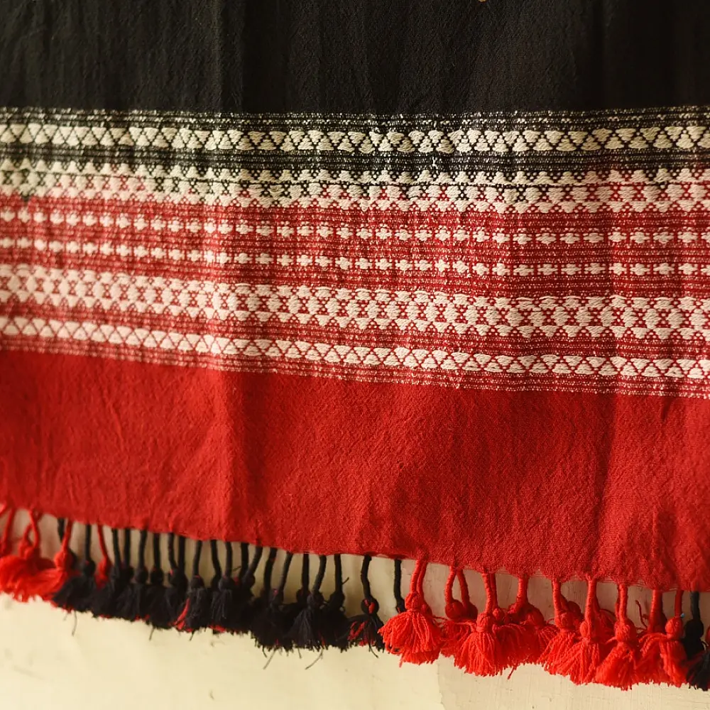Kutchi Bhujodi Weaving - Bandhani ( Tie-dyed ) Woolen Shawl -  Black & Red