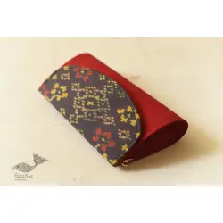 A pocket full of joy | Patola Clutch Purse - Red Black