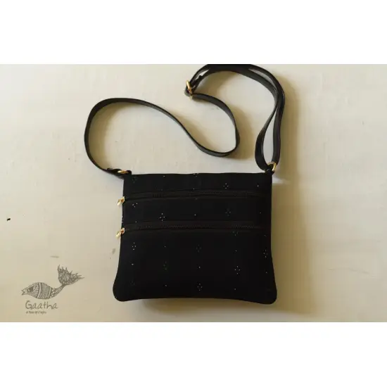 shop Tangaliya Sling Bag - Black 