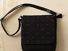 Dots & weaves | Tangaliya Sling Bag - Black