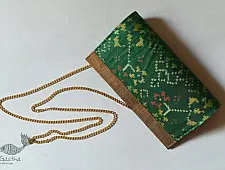 A pocket full of joy | Patola Purse - Green