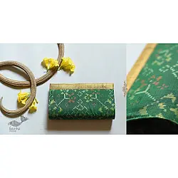A pocket full of joy | Patola Purse - Green