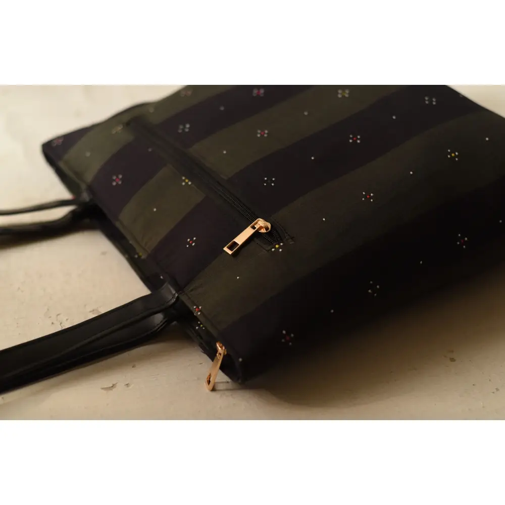 shop Tangaliya Sling Bag - Black & Green 