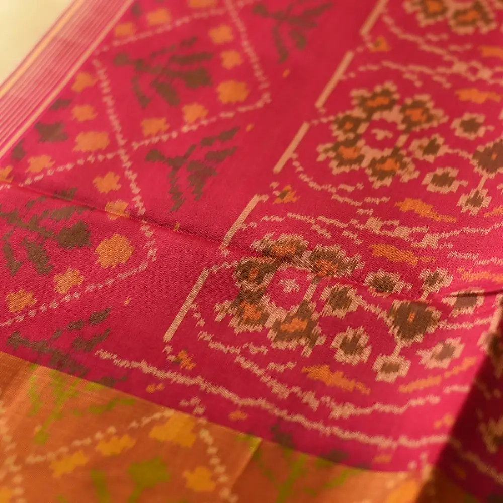 shop Handwoven Patola Silk Saree - Off White & Rani Pink