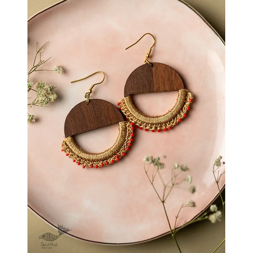 Crochet | Crescent Moon Earrings ~ Beige