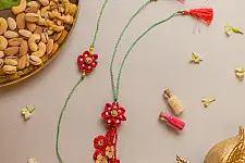 Crochet Rakhi -⚬- Red Flower Crochet Rakhi & Lumba Set (Set of 2)