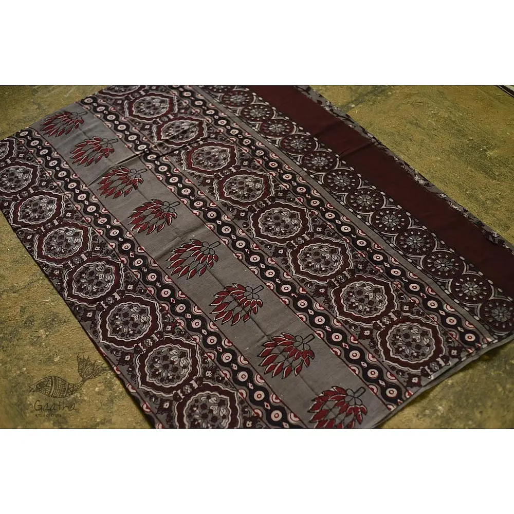 shop dabu hand block printed cotton saree - Flower Motif