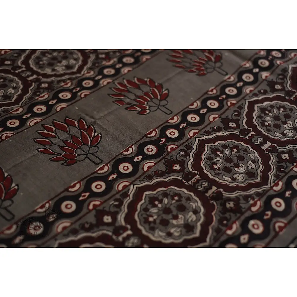 shop dabu hand block printed cotton saree - Flower Motif