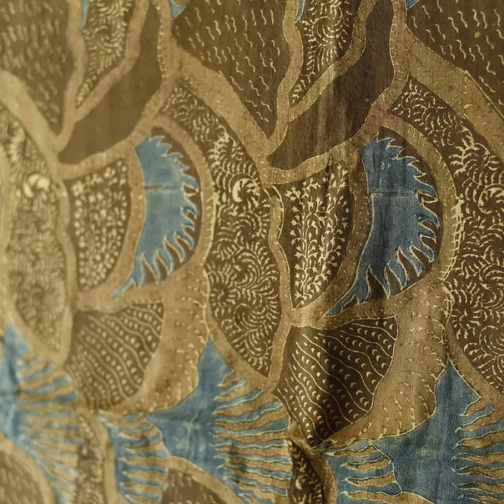 Dual-toned Ajrakh cotton dupatta with intricate detailing
