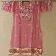 Handcrafted Georgette Chikankari Semi Stitched Kurti With Mukaish Work Dupatta ~ Pink 