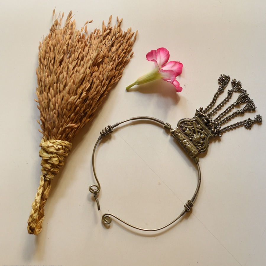 shop Handmade Vintage Jewelry - hansadi / Necklace 