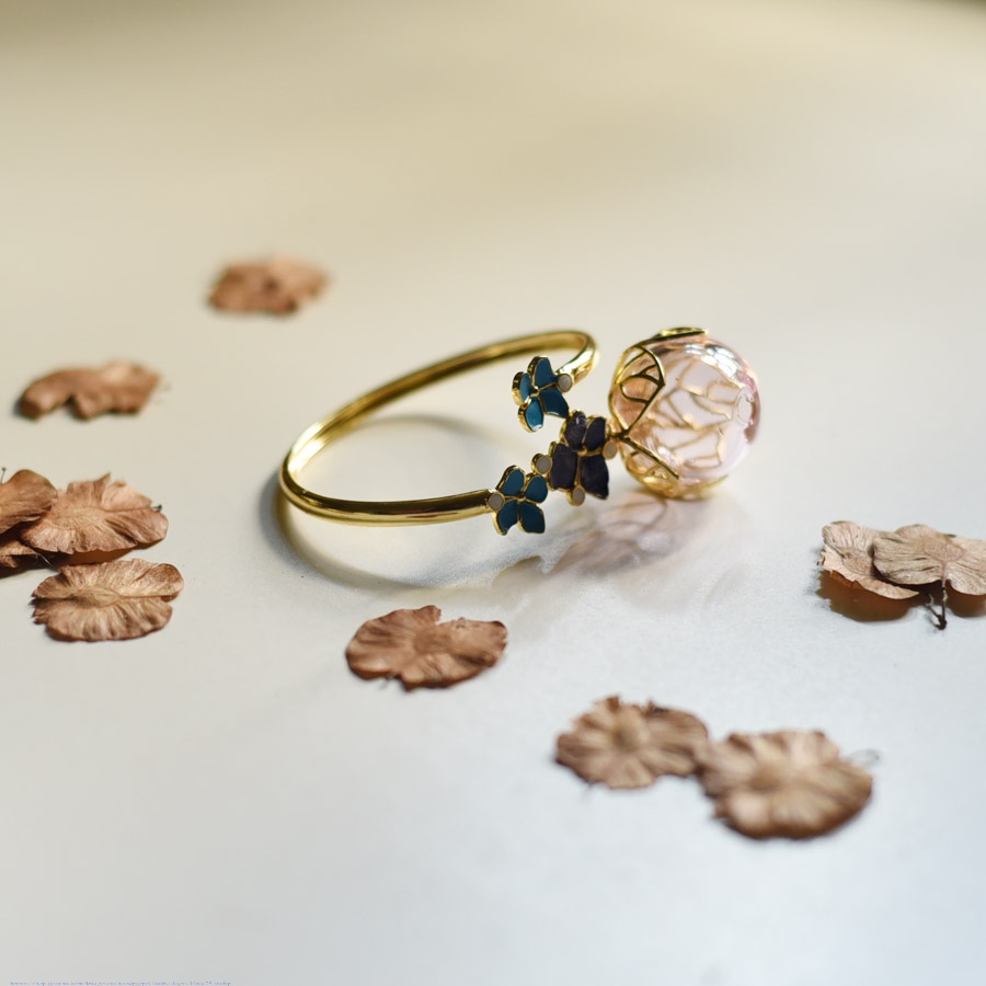 online Designer Glass Hydrangea Bracelet