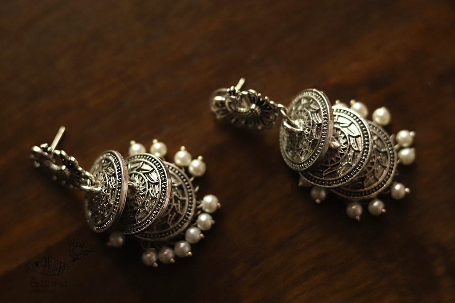 इशाना ✽ White Metal ✽ Earring 15