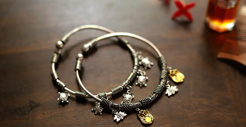 इशाना ✽ White Metal ✽ Bracelet ( Single Piece ) 27