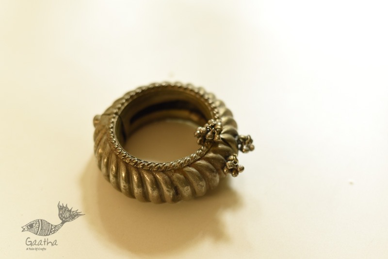 shop Banjara Folding Kada