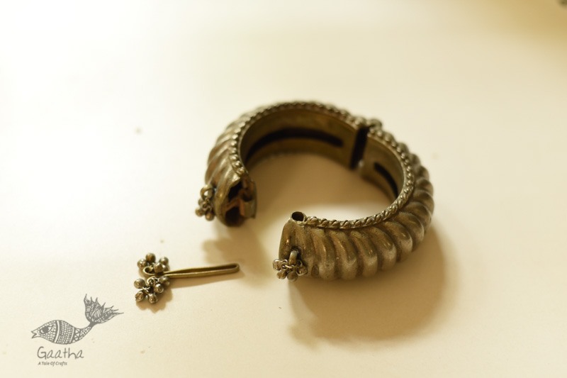 shop Banjara Folding Kada