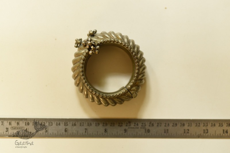 shop Banjara Folding Kada