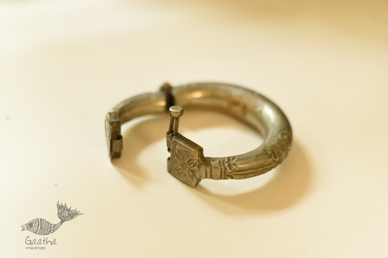 shop Ankle Folding Kada / Bajubandh Kada