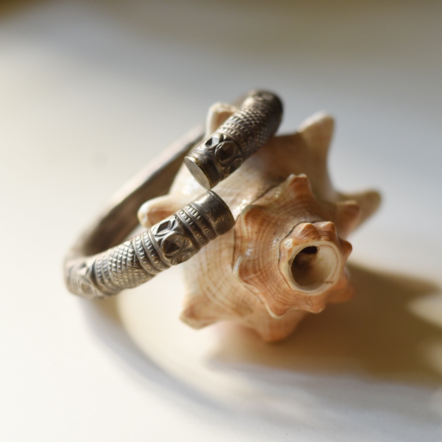 shop Vintage Hollow Ankle Kada 