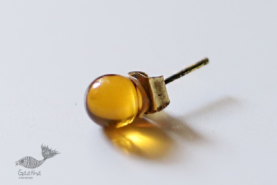 Zeenat ✤ Glass Jewelry ✤ ( Single Stud ) ~ 70
