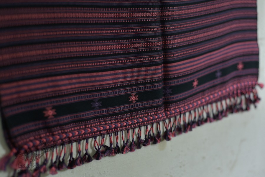 Handwoven cotton bhujodi weaving stoles from kutch