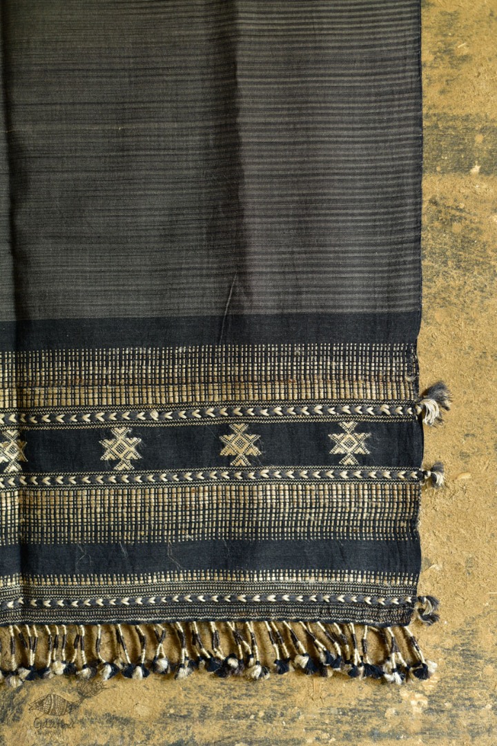 Handwoven kala cotton bhujodi weaving stoles from kutch