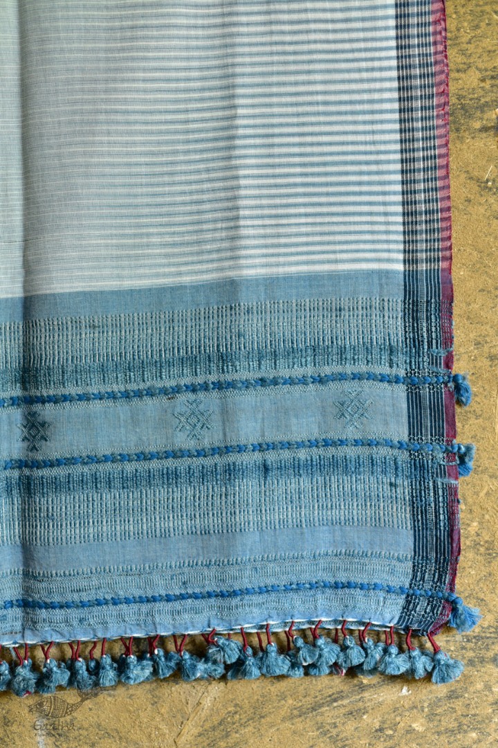 Handwoven kala cotton bhujodi weaving stoles from kutch