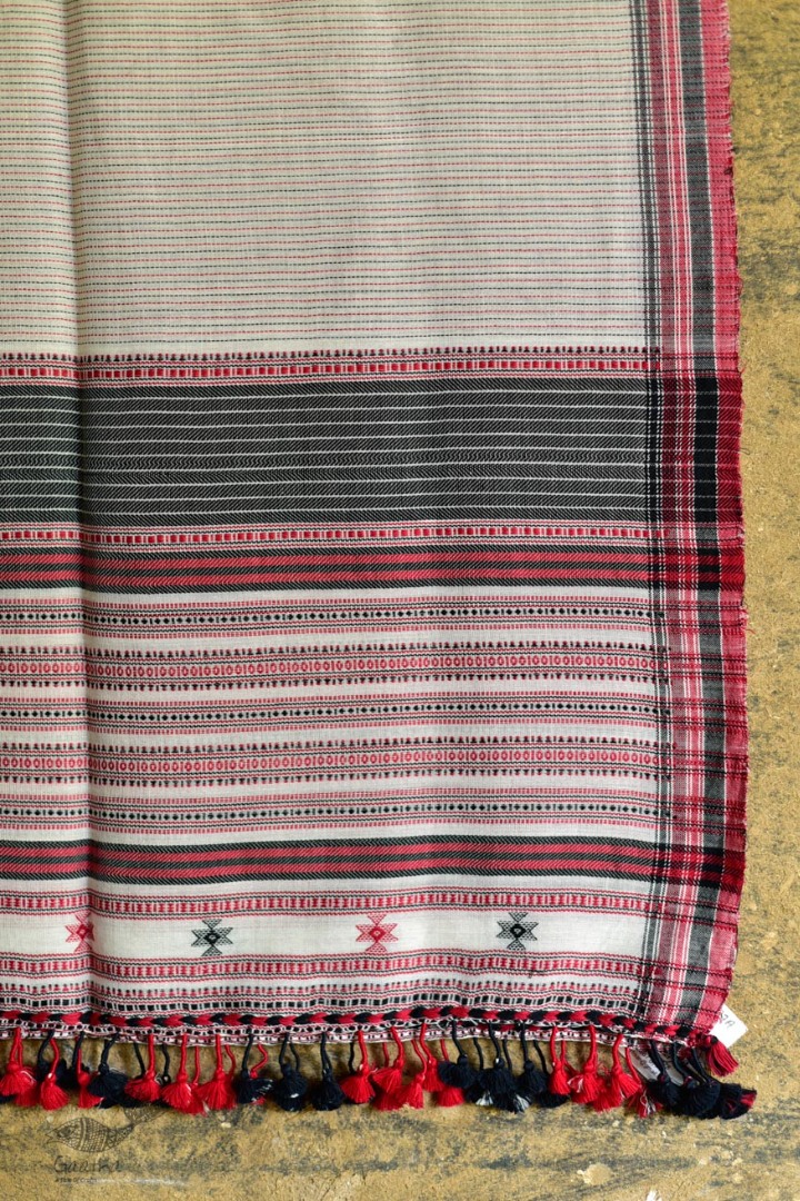 Handwoven kala cotton bhujodi weaving stoles from kutch